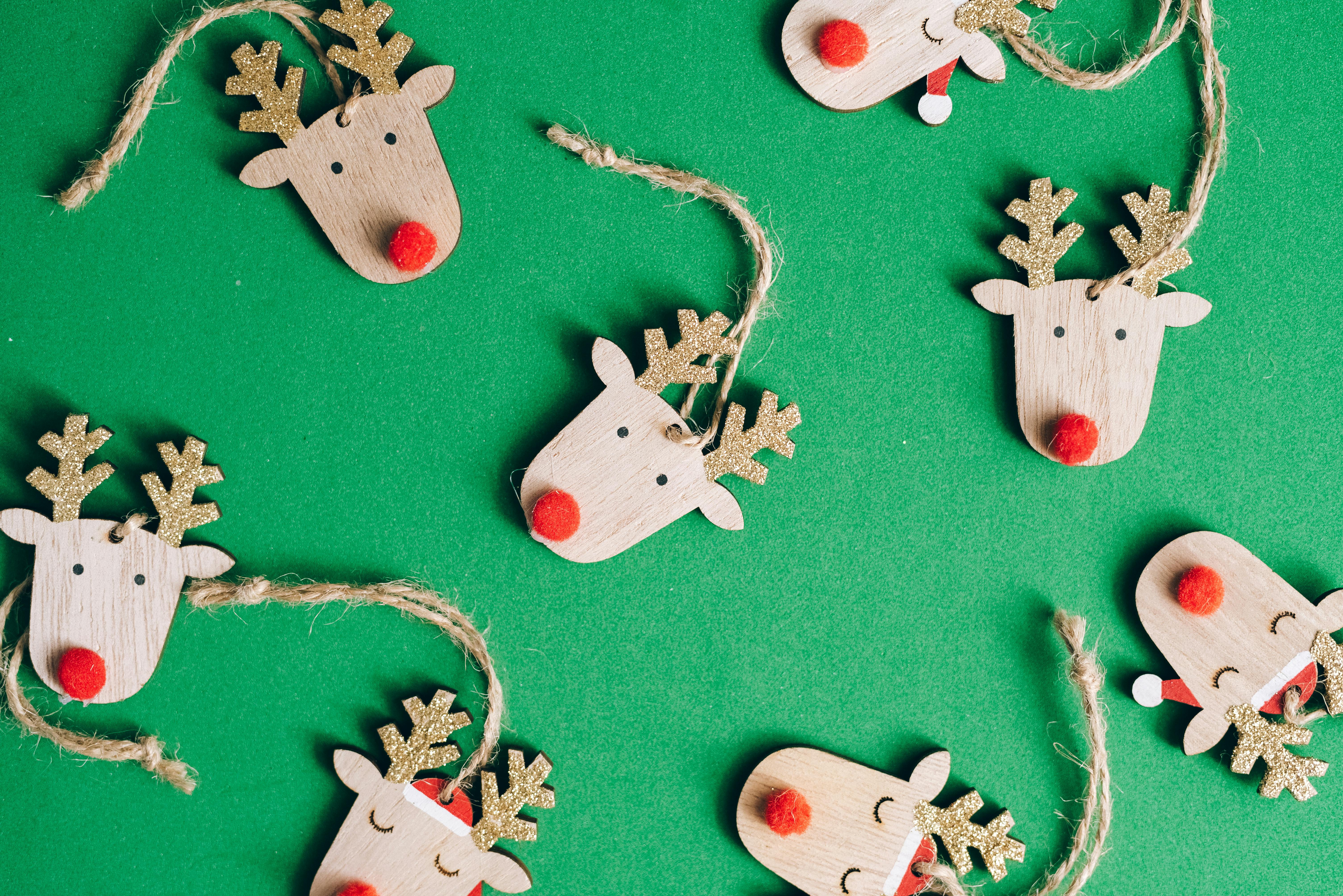 Simple Christmas craft activities for schools and clubs